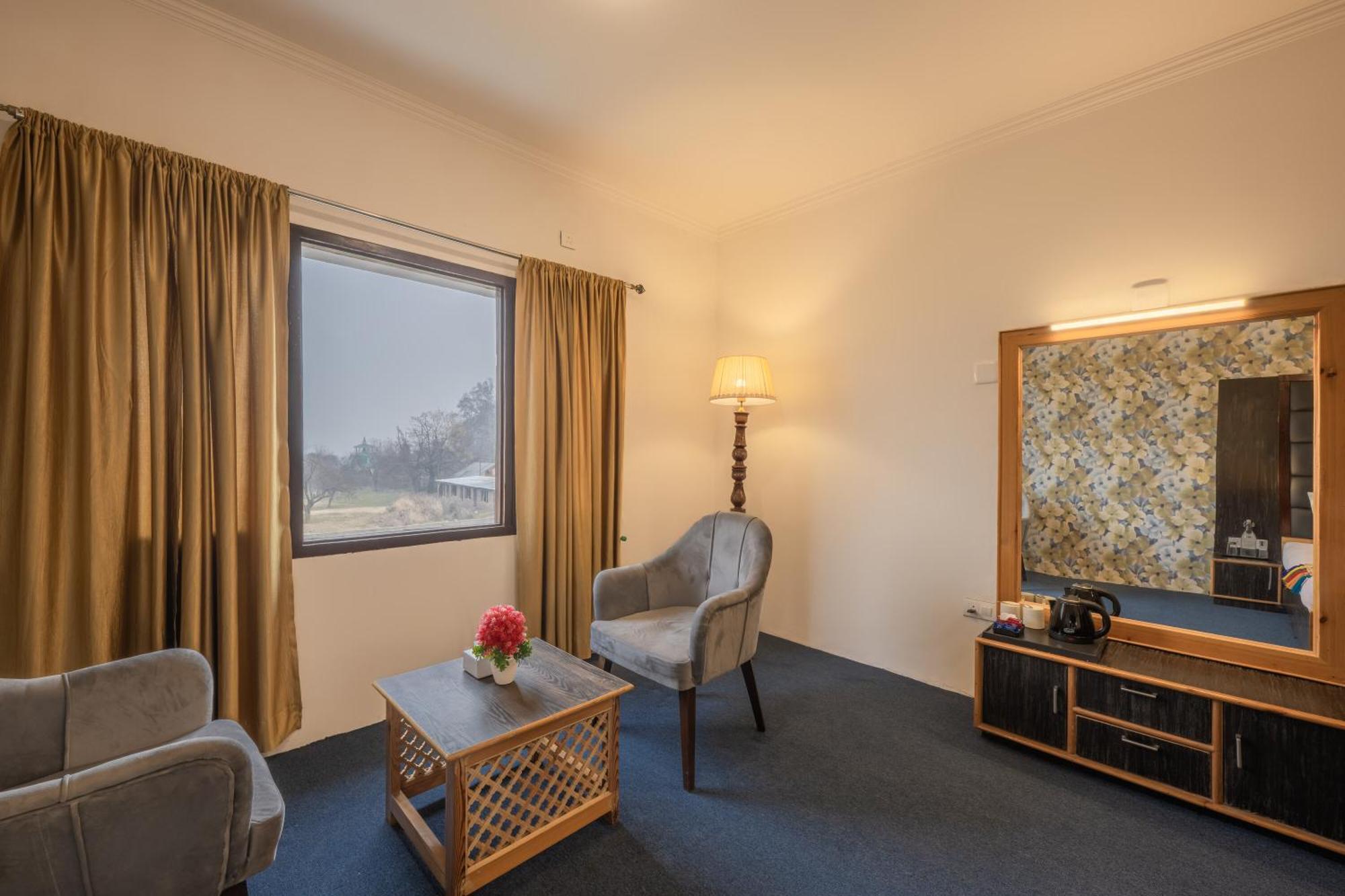 Echor Kashmir Holidays Resort Srinagar Exterior photo